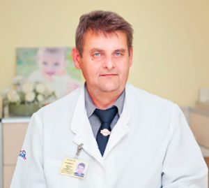 Савченко Андрей Васильевич, врач-уролог высшей категории, стаж работы 28 лет